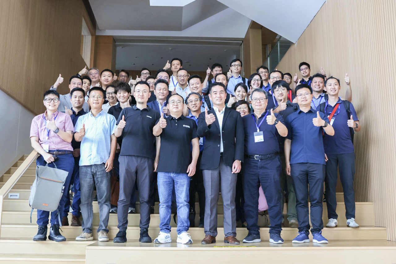 HKCRC Hosts Guests From Singapore and Introduce A Number of Building Technology Achievements